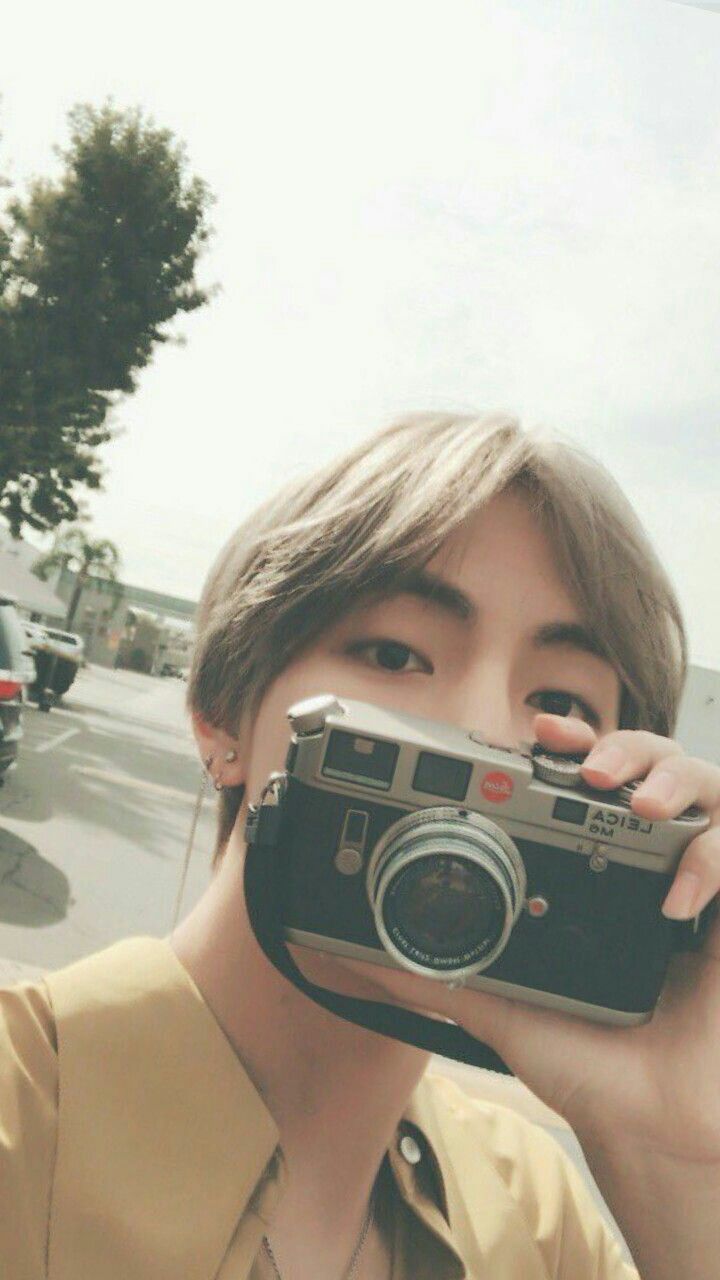 4 Popular Idols Who Boast Incredible Photography Skills - Koreaboo