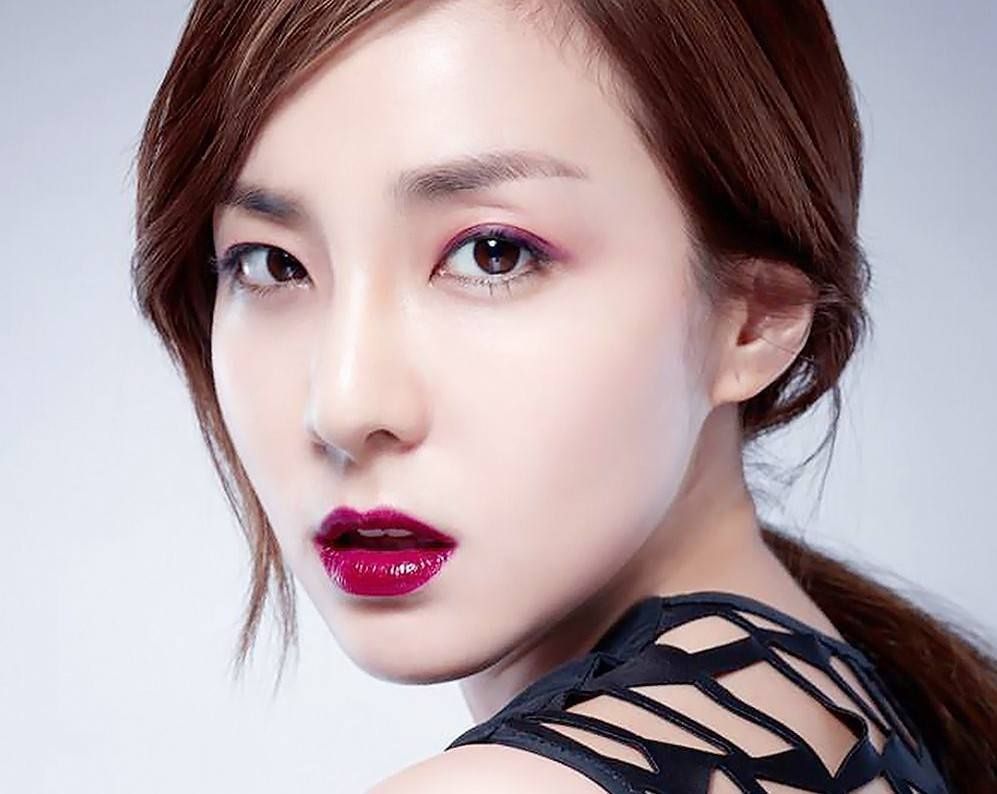 dara-reassures-fans-with-a-healthier-glow-in-instagram-post-koreaboo