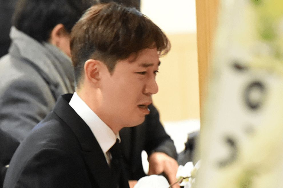 Boom mourns for his father as they hold last funeral rites