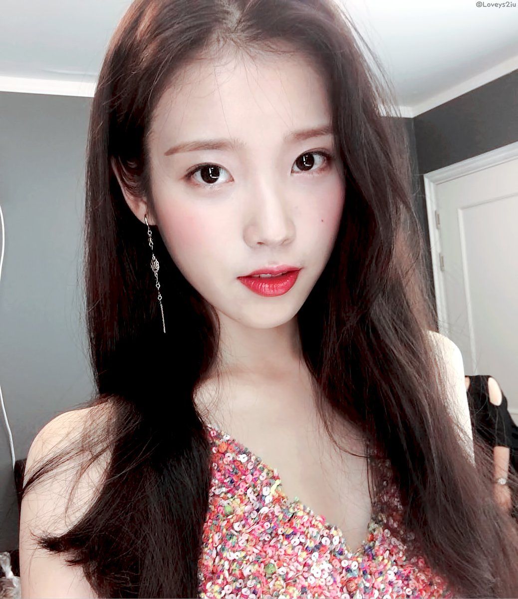 Fans Left Overwhelmed After Seeing These Gorgeous Selfies Taken By IU ...