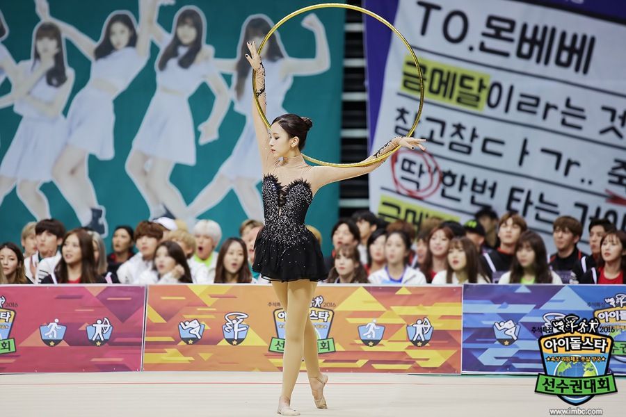 TWICE Mina drops fans' jaws with breathtaking solo hoop performance ...