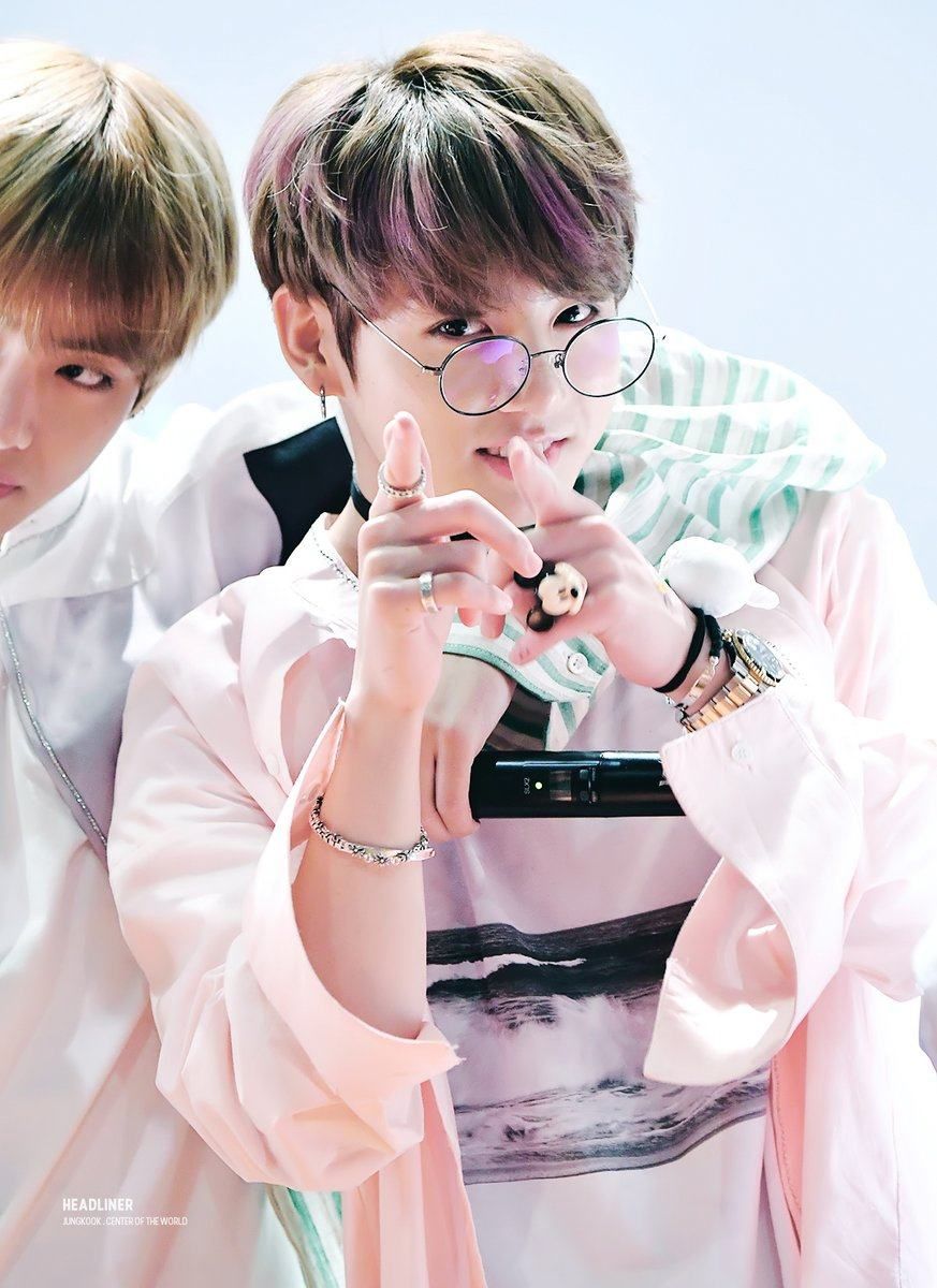 Armys Go Crazy Over How Adorable Jungkook Looks In Harry Potter Glasses Koreaboo 4886