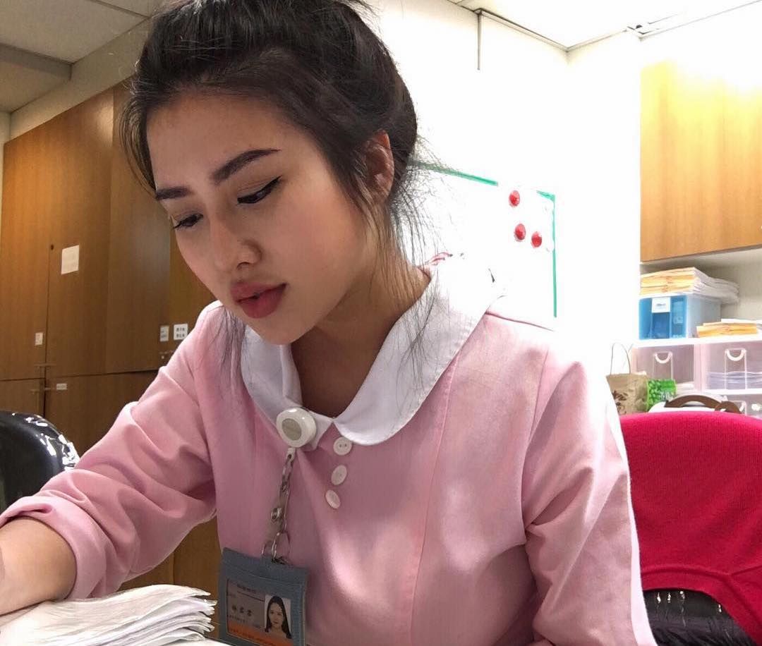 Taiwanese Nurse Goes Viral After Uploading This Picture Koreaboo