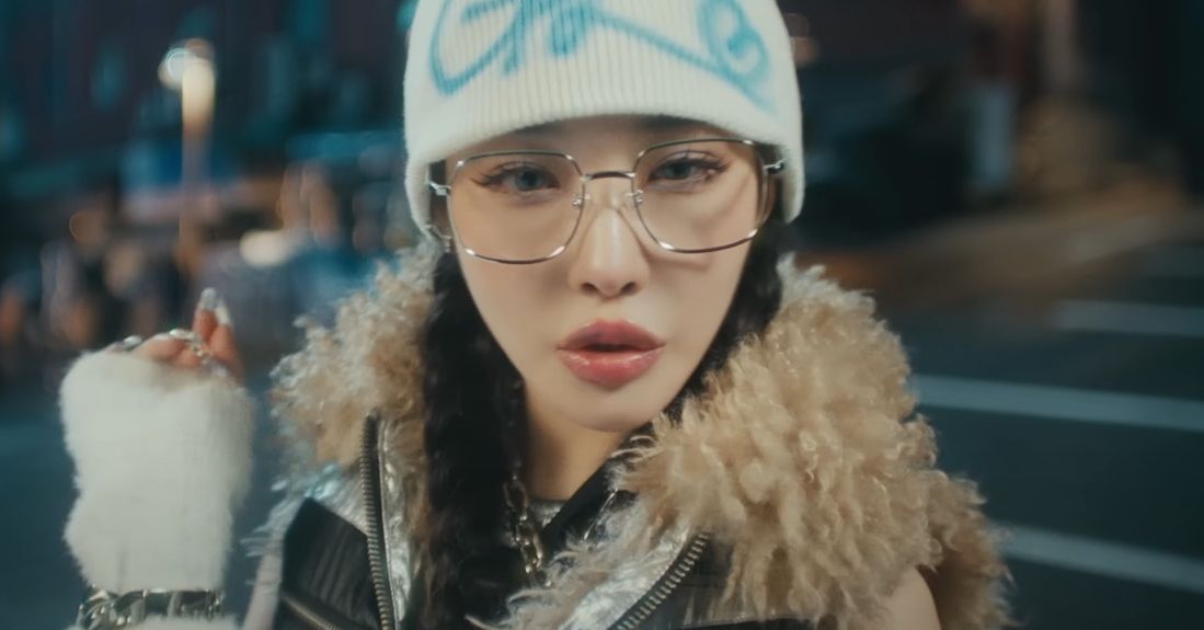 Netizens React To Chungha's Legendary Comeback "EENIE MEENIE" With ...