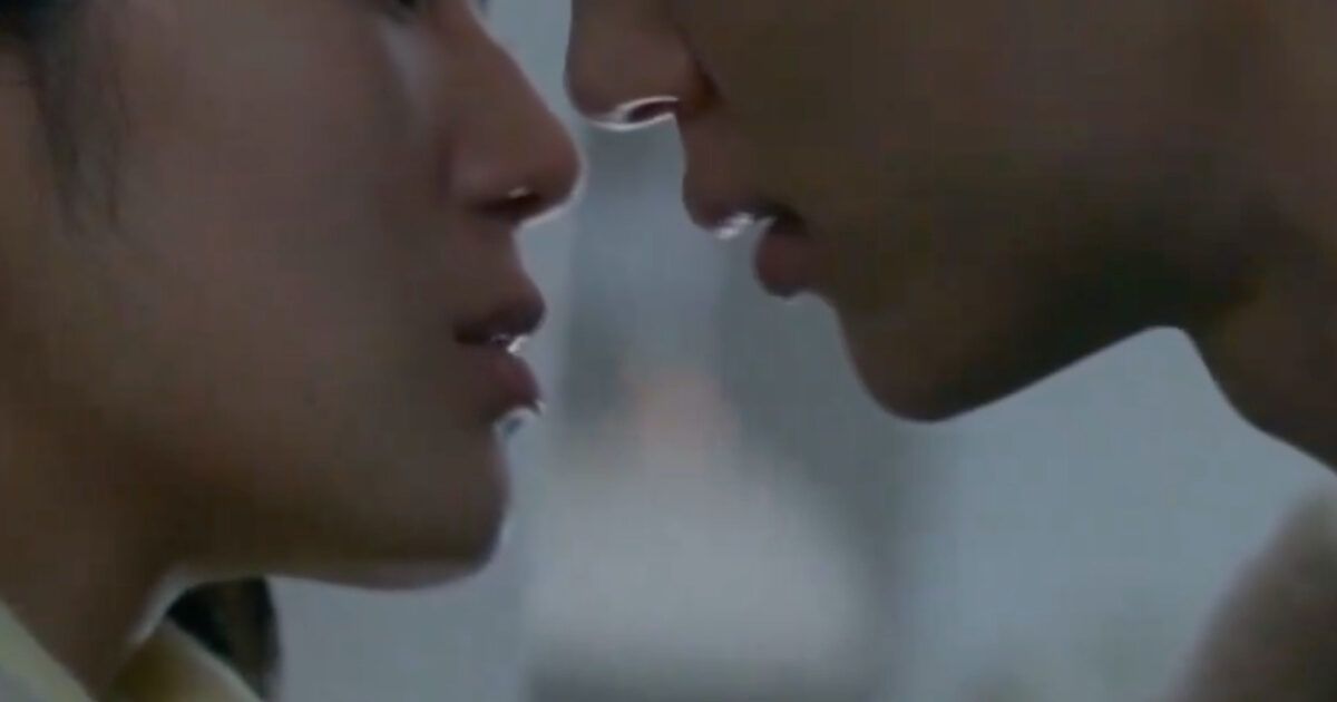 Popular K-Drama Kiss Scene Goes Viral For A Small Yet Thrilling Detail