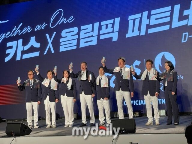 Olympic medalists including Yoo Nam-gyu, Kim Soo-nyeong, Ha Tae-kwon, Jo Jun-ho, and Kwak Yoon-ki participated in a commemorative ceremony to wish the Korean team good luck. /Reporter Lee Ji-hye