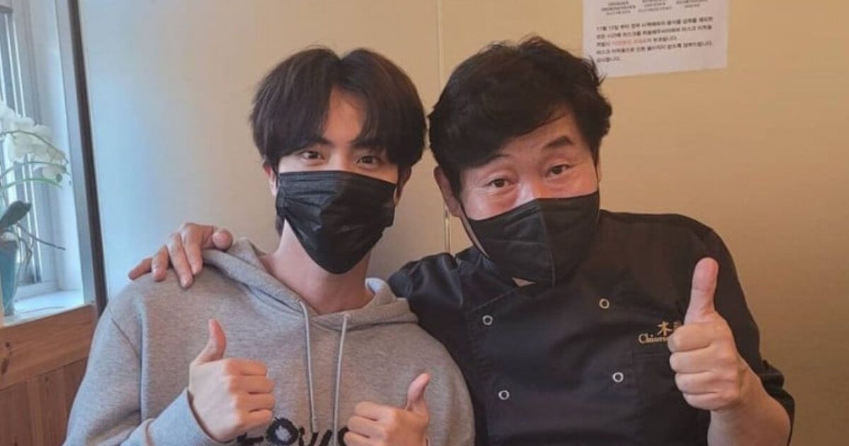 Chef Lee Yeon Bok Updates With A Fresh New Photo With His Worldwide Bestie