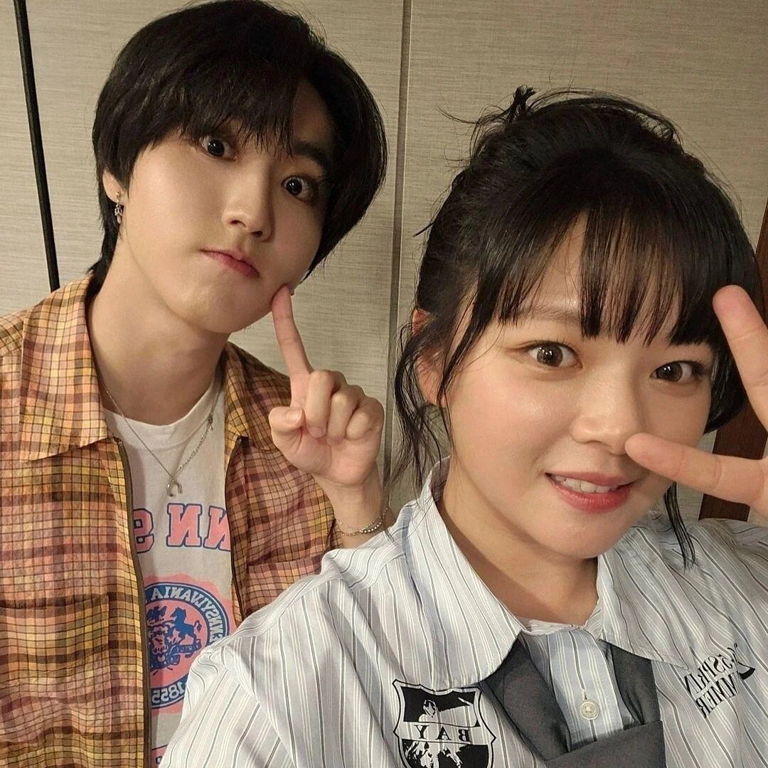 240914-twice-jeongyeon-instagram-update-with-han-v0-yzccxbeecqod1