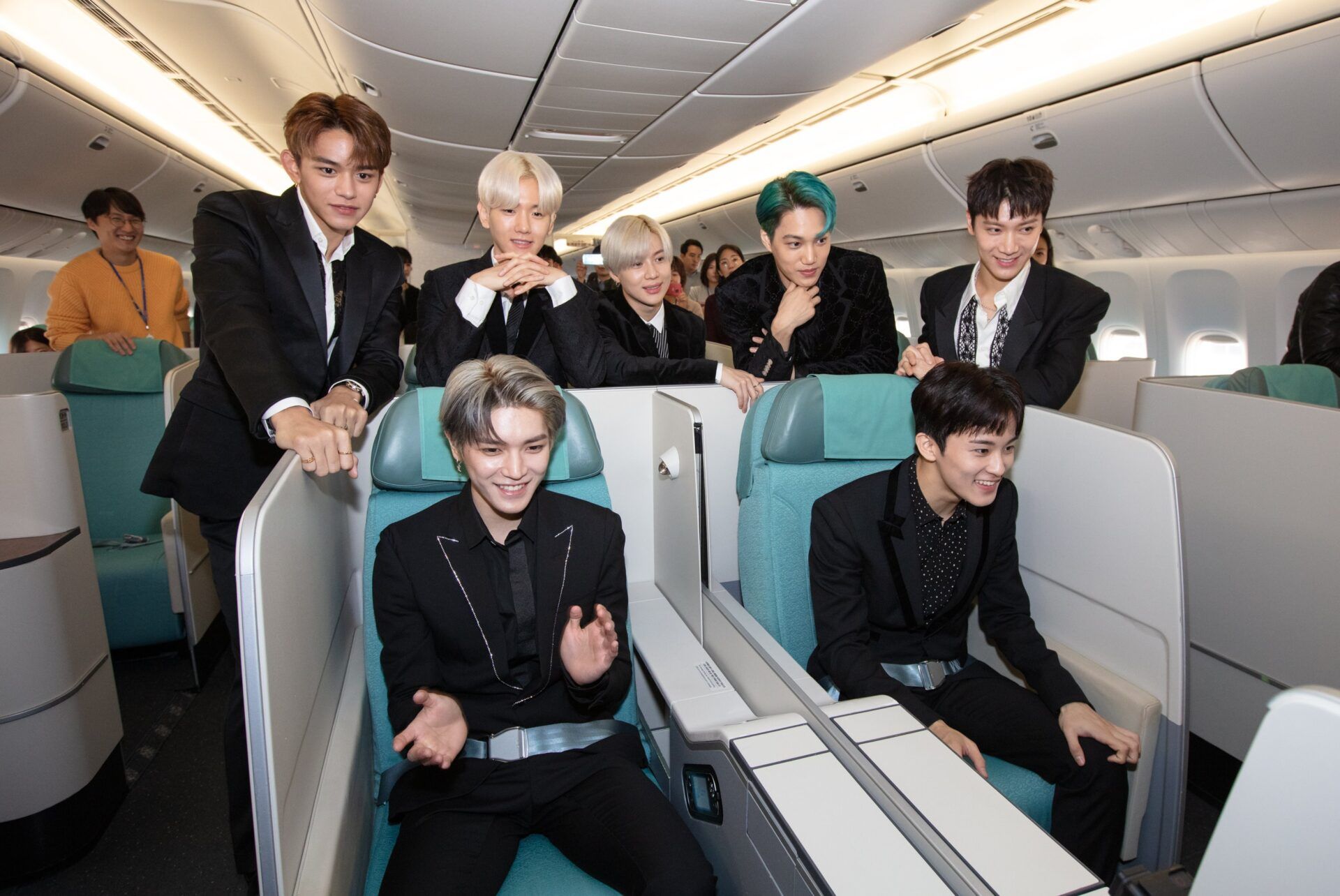 Business Class Versus Economy — How Do Idols Get Seat Assignments On Flights?