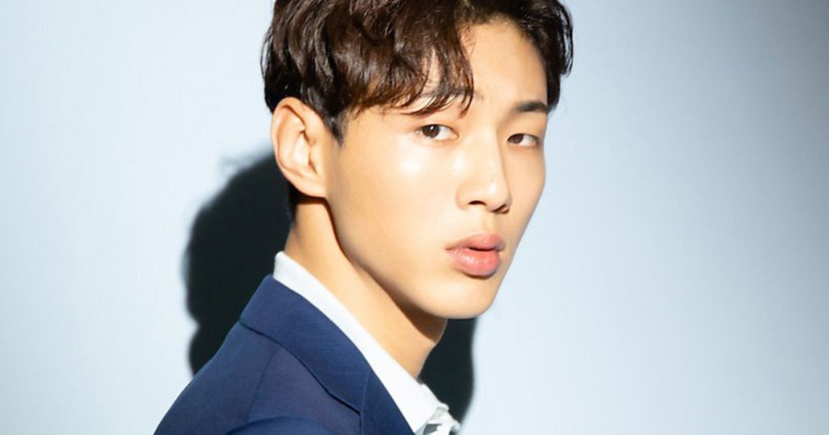 Controversial Actor Kim Ji Soo's Social Media Activity Is Defying Celebrity Norms 