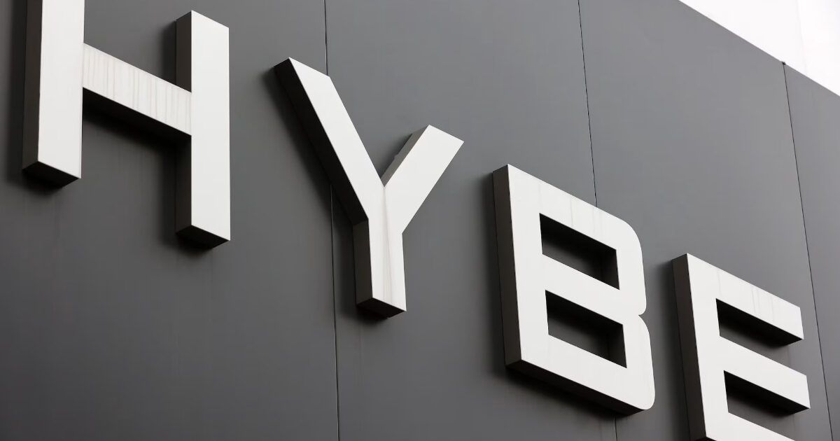 Korean Netizens Appalled At HYBE’s Minority Shareholder Association Statement