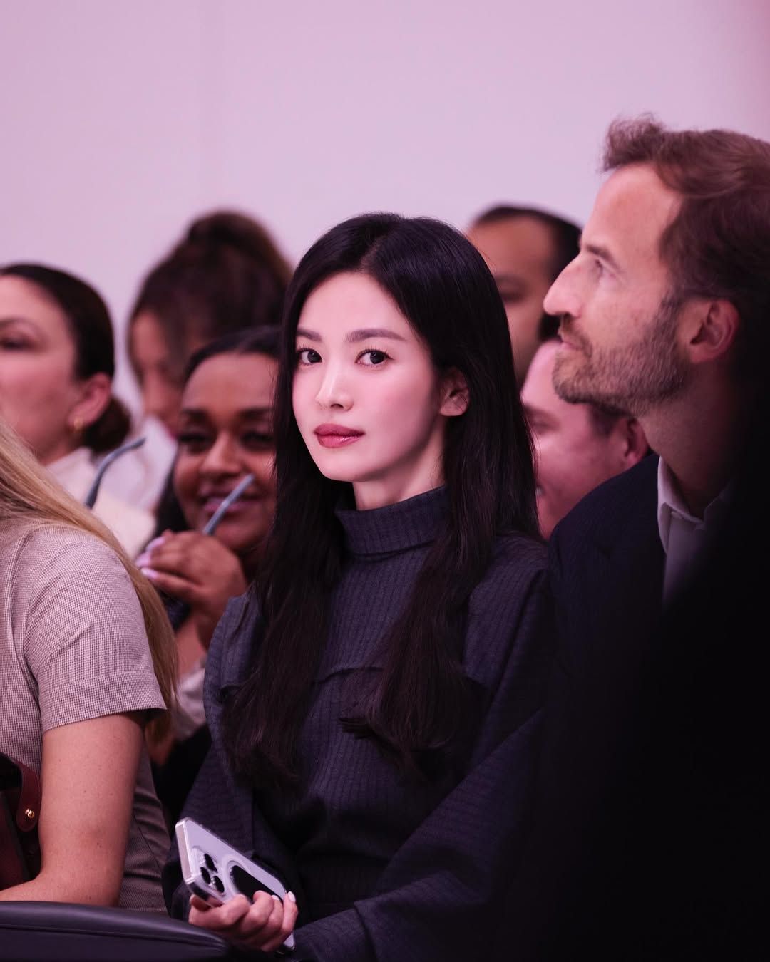 Song Hye Kyo Leaves Netizens Baffled With Her Short Hair Makeover 4 @fendi