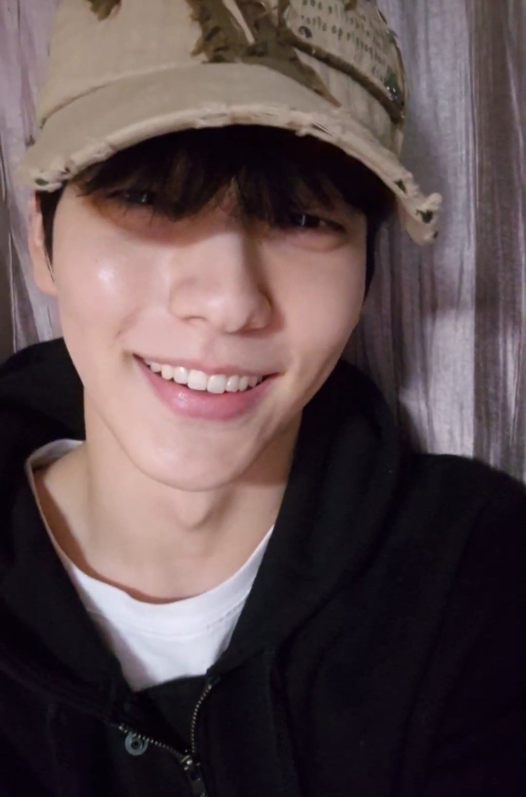 TXT's Soobin Provides Updates With Live Broadcast Amid Hiatus 4 Soobin | Weverse