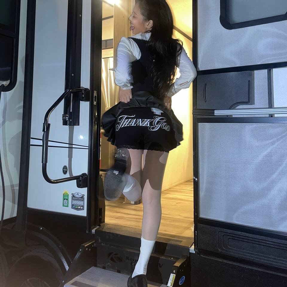 Solo Album? BLACKPINK's Jennie Hints At New Music In Celebration Of Her Birthday 12 Snapinst.app_473779085_619977030492146_2130768720425421260_n_1080