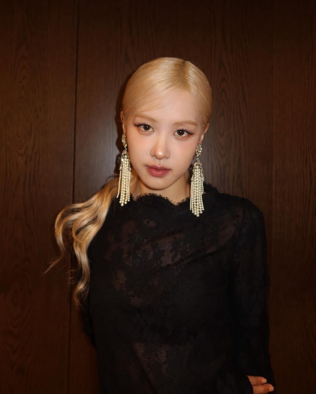 Unexpected Two-Shot Of BTS's J-Hope And BLACKPINK's Rosé Becomes A Hot Topic 5 Snapinsta.app_458379548_1080090947022875_3325926608707695681_n_1080