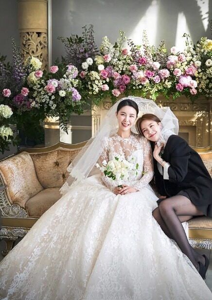 Third-Gen Female Idol Gets Married To Non-Celebrity Fiancé 7 download - 2025-01-06T201127.065