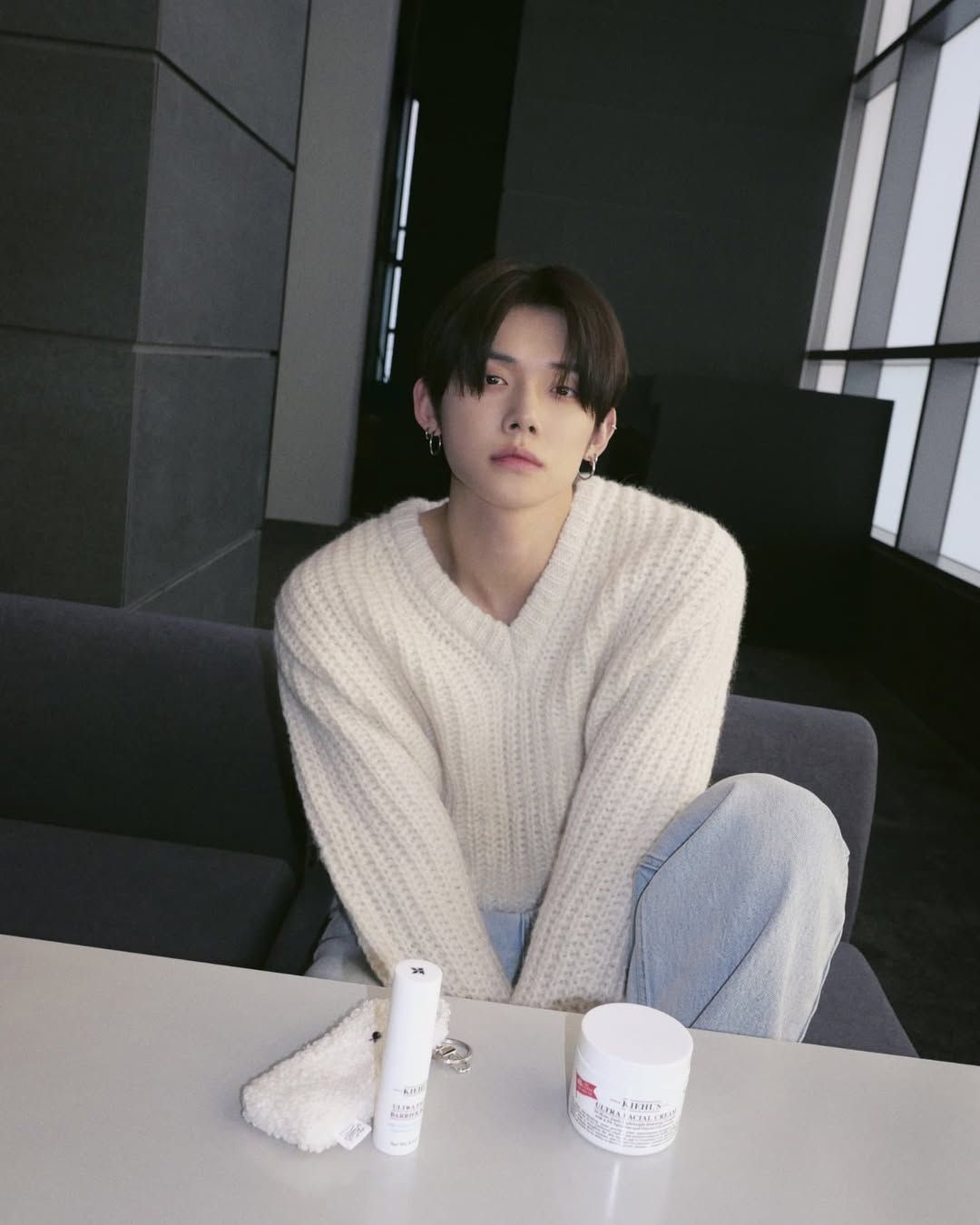 TXT’s Yeonjun Got Upset Over Concert Rules Regarding Fan’s Pride Flag 4 yawnzzn1