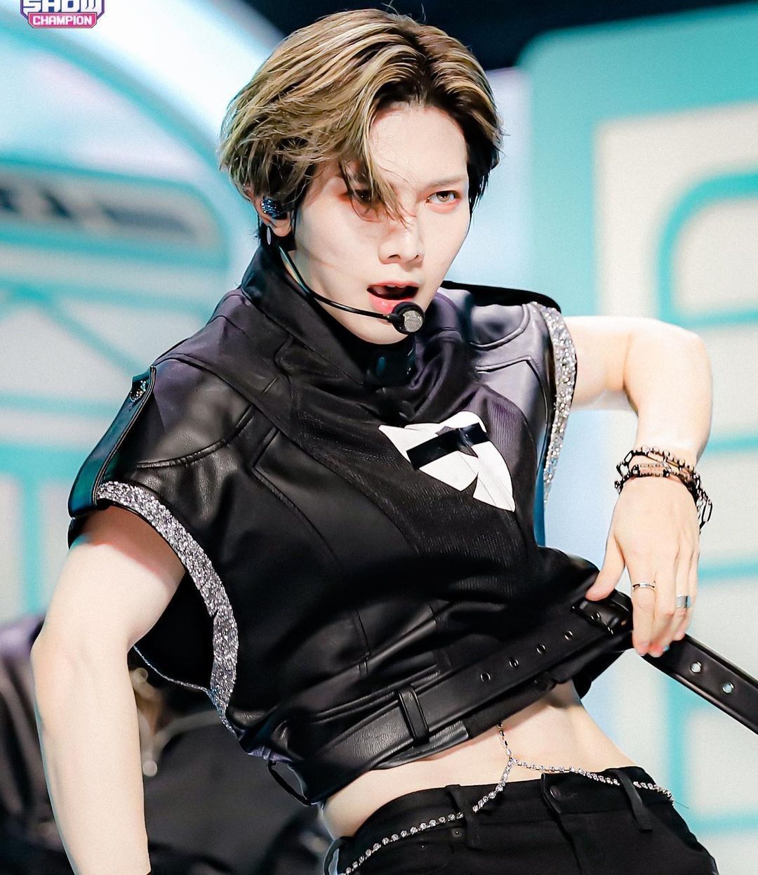 This Clip Of ATEEZ's Yeosang Flexing Is Enough To Make Anyone Swerve ...