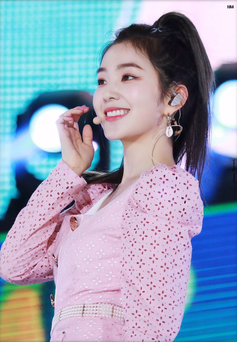 10+ Times Red Velvet's Irene Styled Her Hair In A Ponytail And ...