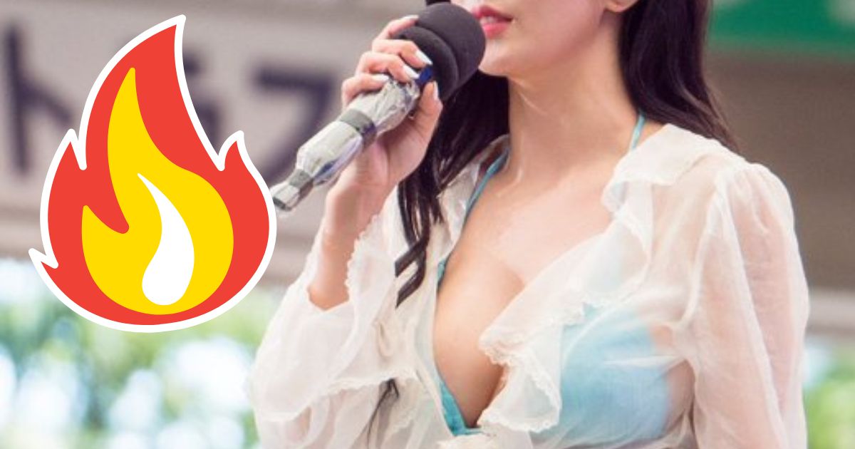 "The Queen Of WATERBOMB!" The FourthGeneration Idol Going Viral For