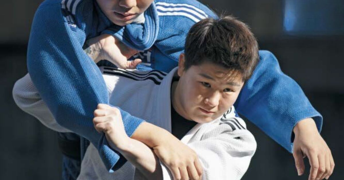 A Korean Female Judo Athlete Anonymously Rescues A Man Who Was Stuck In