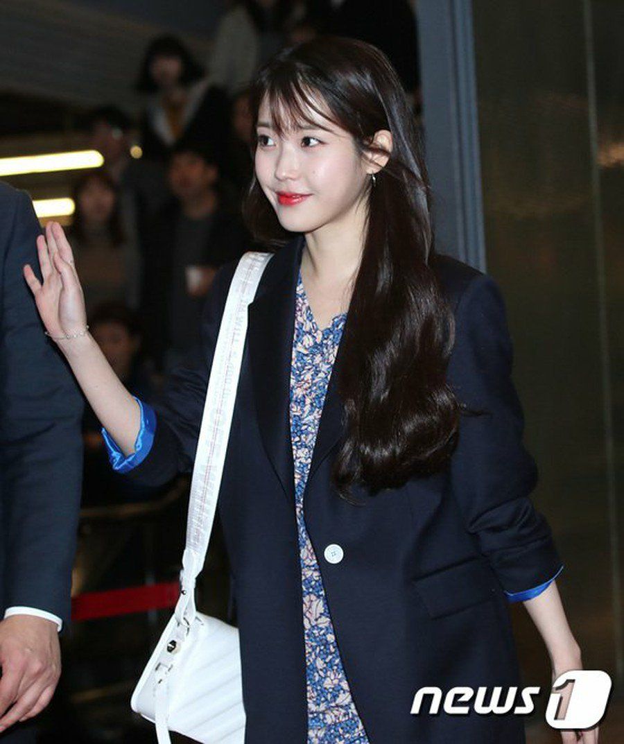 IU's New Outfit Proves Spring Has Finally Come In Korea (10+ Photos)