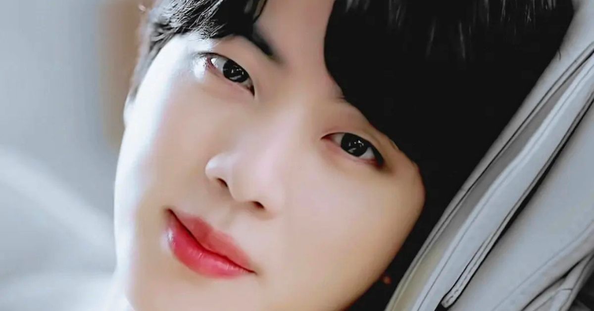 10 Times That Bts's Jin Proved He's Total Boyfriend Material - Koreaboo