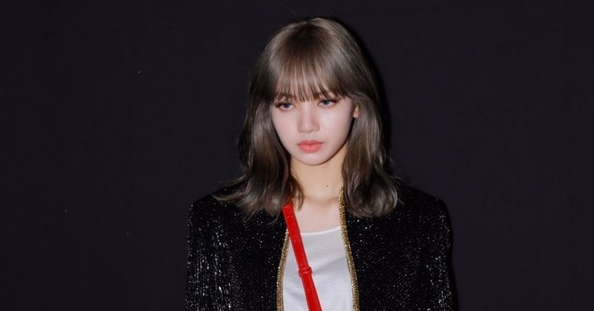 Everybody Noticed Lisa's Dazzling Beauty At Paris Men's Fashion Week ...