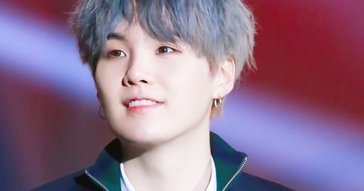 Find Yourself A Best Friend Who Looks At You Like Suga Looks At His ...