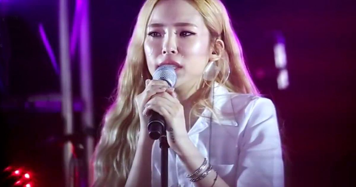 Heize Sheds Tears As She Talks About Her Ex-Boyfriend