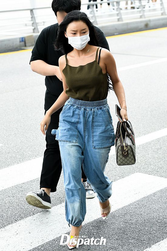 10 Times Mamamoos Hwasa Was A Stunner In Her Comfy Casual Fashion Koreaboo 