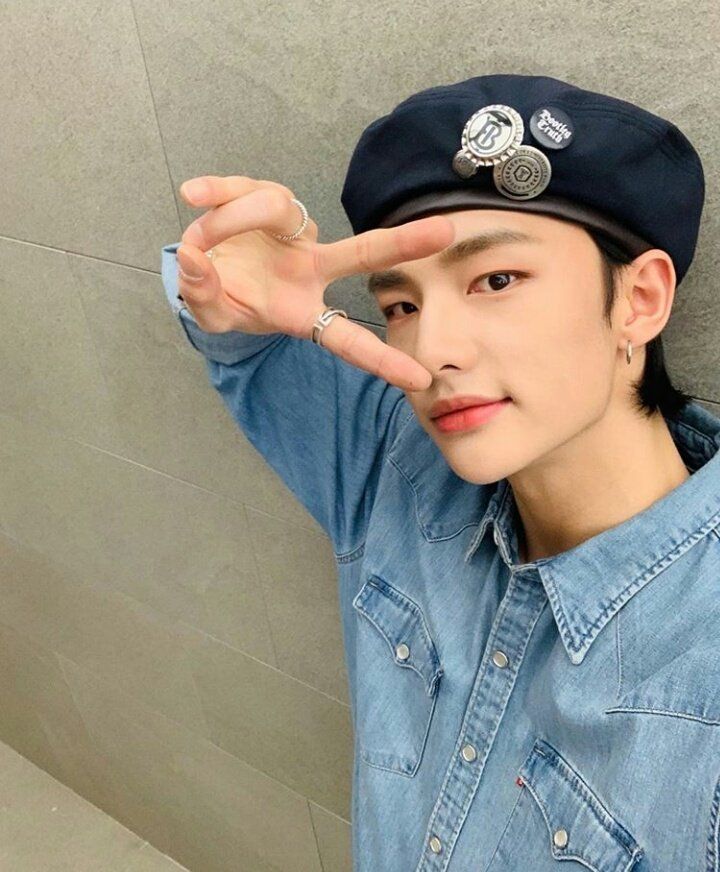 13 Times Stray Kids' Hyunjin Was The King Of Handsome Berets - Koreaboo