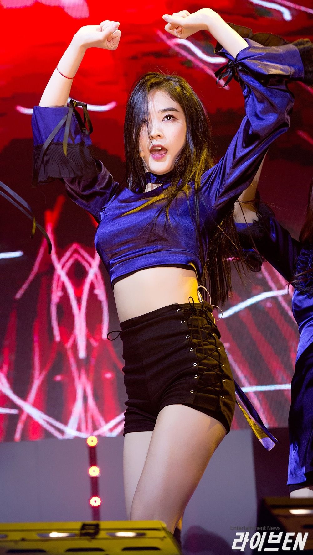 Top Sexiest Female Idol Outfits Of The Month Koreaboo