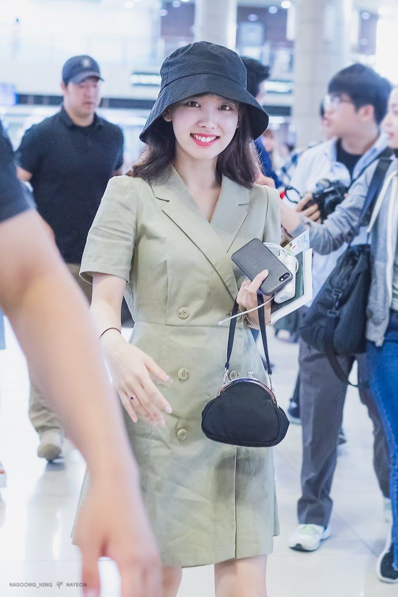 10+ Times TWICE's Nayeon Had The Most Aesthetic Airport Fashion - Koreaboo