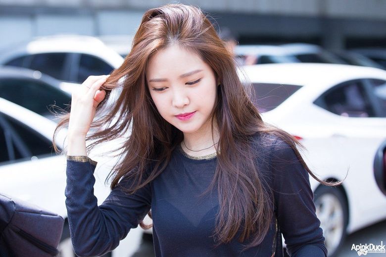 Apink Naeun's Visuals Change Completely Depending On What Color She's ...