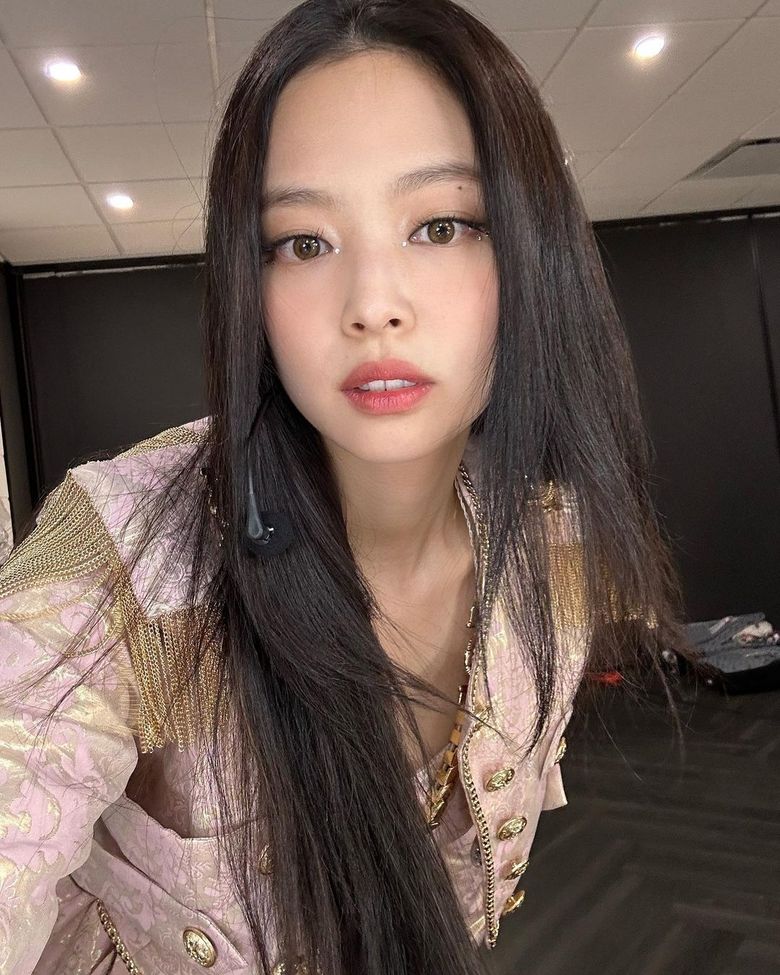 Blackpink S Jennie Shocks Netizens With Fake Bangs And Looks Insanely