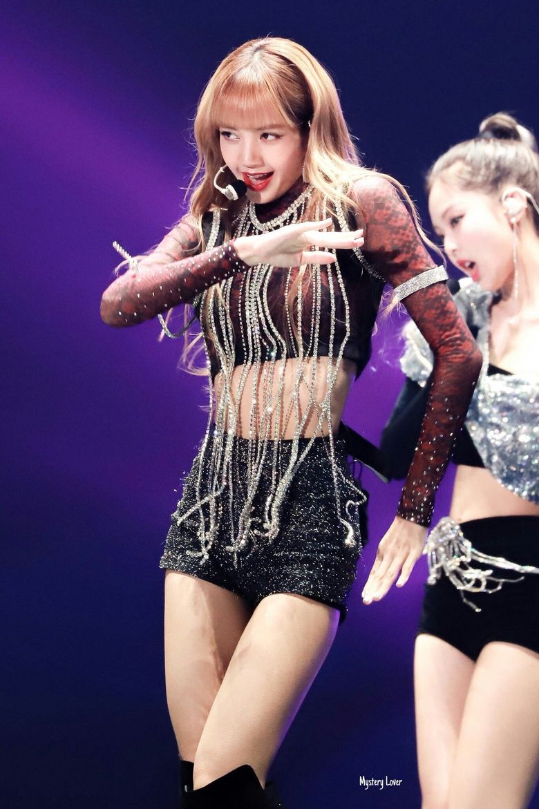 12 Times BLACKPINK's Lisa Slayed In The Prettiest Stage Outfits - Koreaboo