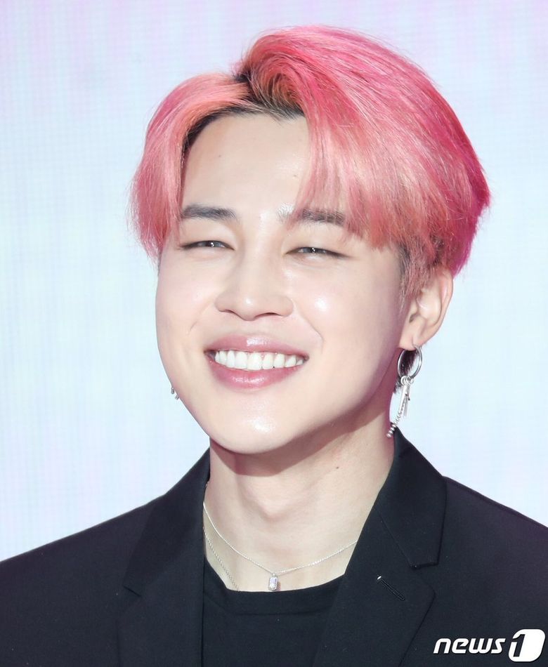 Jimin Was So Handsome That This Camerawoman Had To Turn Away - Koreaboo