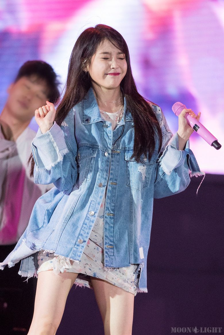 IU Forgot Her Lyrics Mid-Performance, What She Did Next Had Fans Screaming