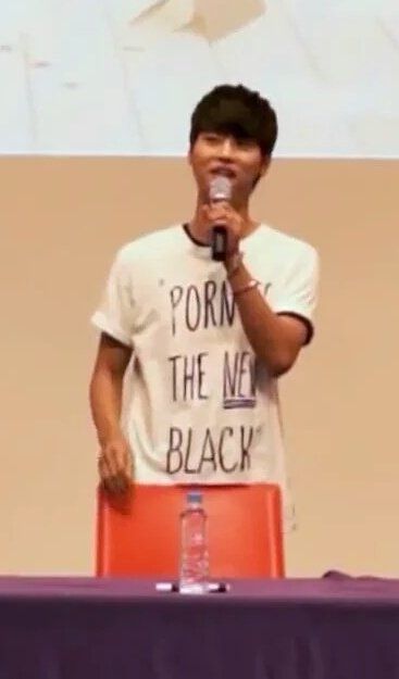 36 Of The Most Hilariously Inappropriate Shirts Idols Have Ever Worn ...