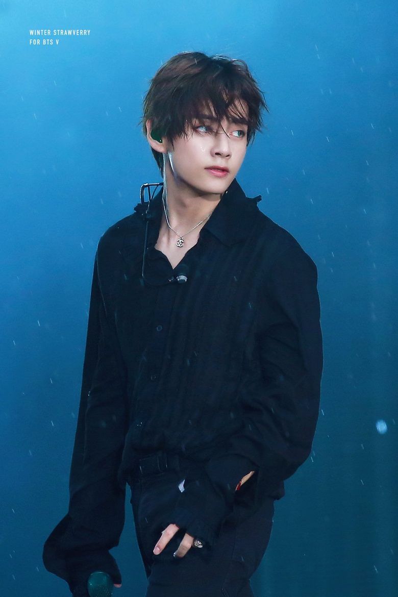 BTS's V Has Everyone Going Crazy Over How Good-Looking He Is - Koreaboo