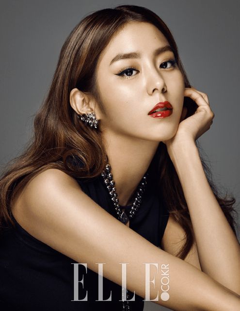 UEE Elle Korea