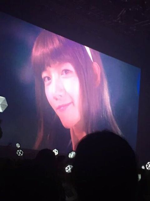 EXO Baekhyun dressed as a girl - Instiz - http://www.instiz.net/pt/3964260&green=1&page=2&grnpage=1&greenset= 