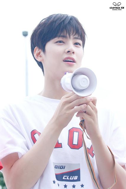 ASTRO - Cha Eunwoo - Instiz perfect born - http://www.instiz.net/pt/3963586