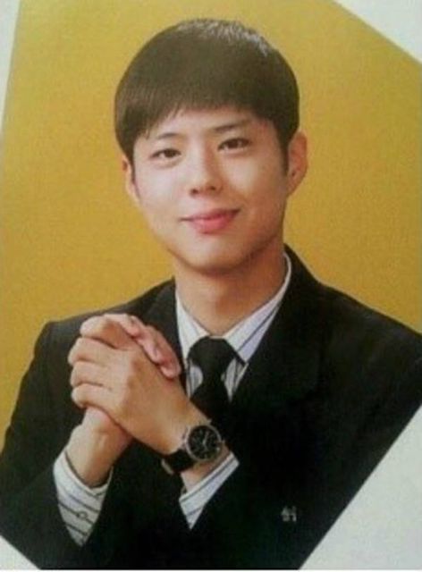 graduation-photo-park-bo-gum