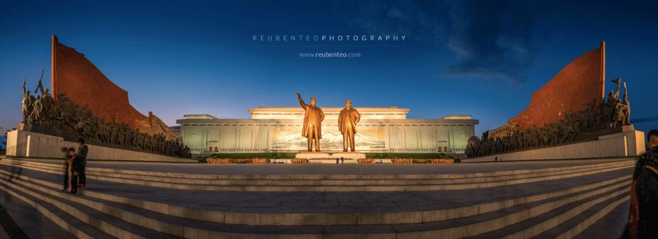 THE MANSUDAE GRAND MONUMENT AT DUSK