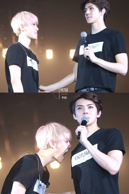 Baekhyun bites Sehun