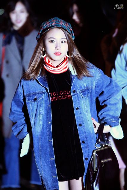 Chaeyoung on the way to Music Bank