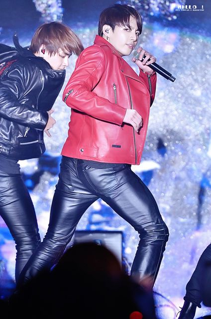 Jungkook pulls of the leather-on-leather look perfectly. 