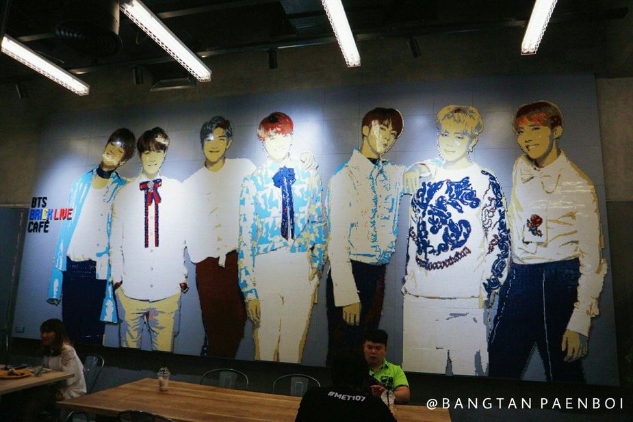 BTS BRICK LIVE CAFE